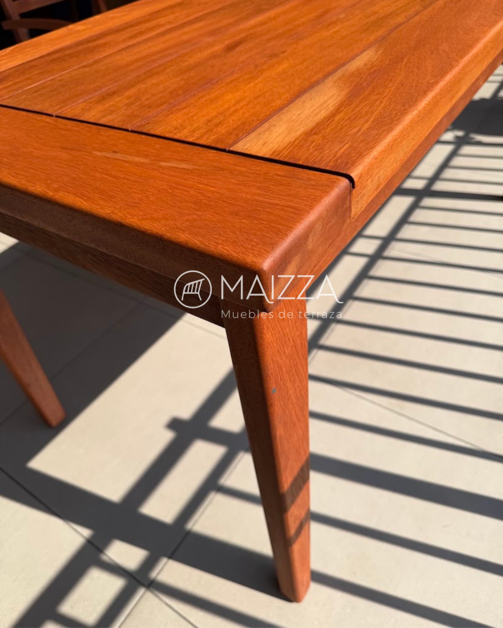 MESA LIRIA