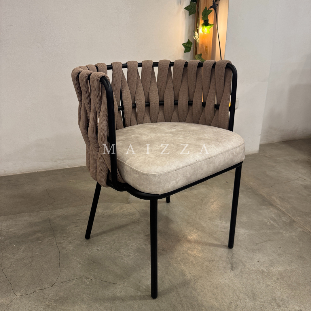Silla - Modelo Trama